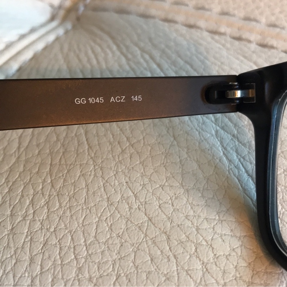 Gucci Black Rectangular Eyewear - image 4